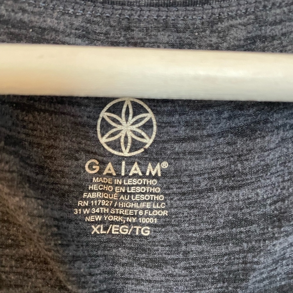 Gaiam Workout Top - Picture 5 of 6